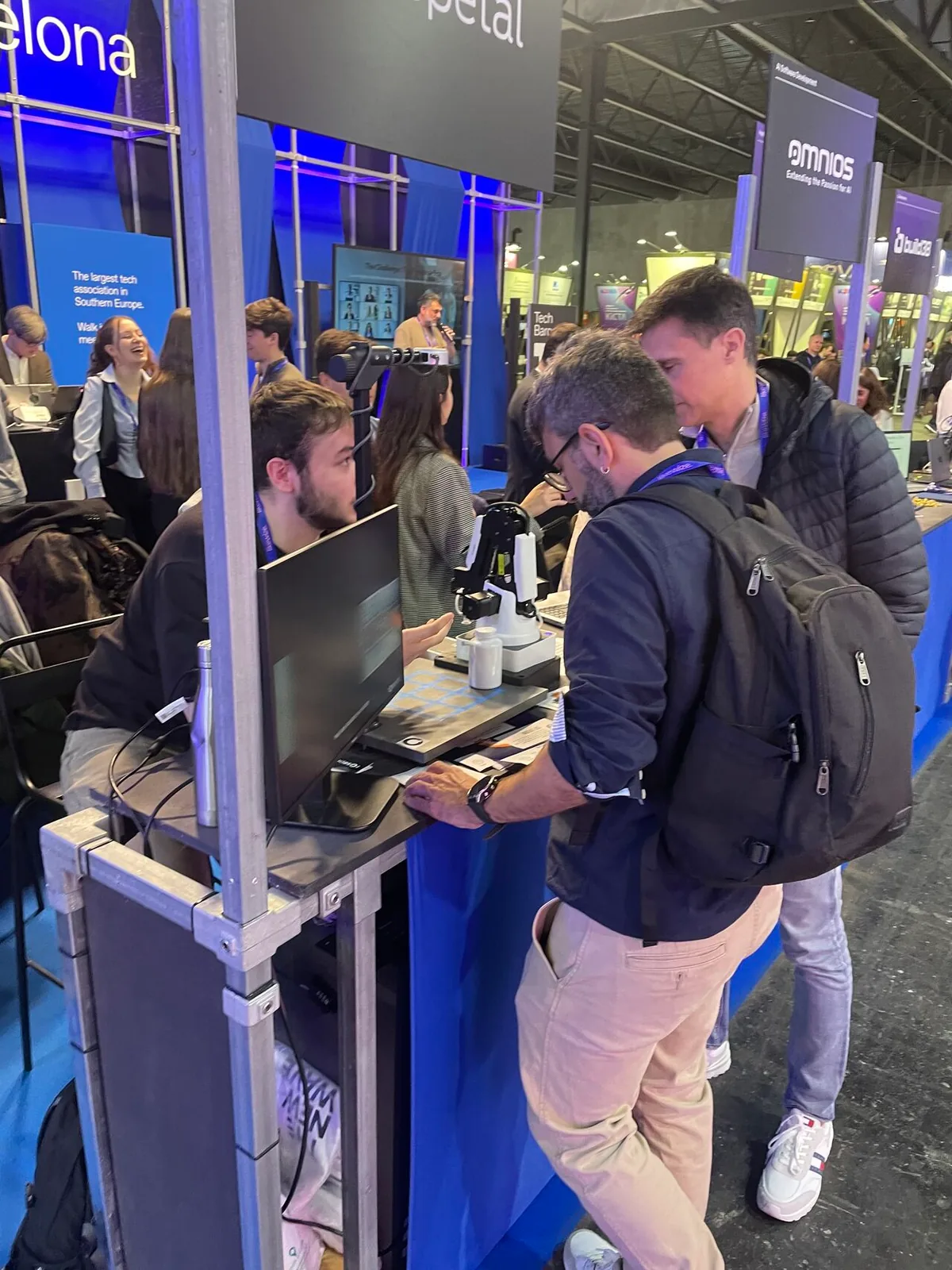 Live demonstration of Rosepetal AI Vision software and robotic automation at MWC.